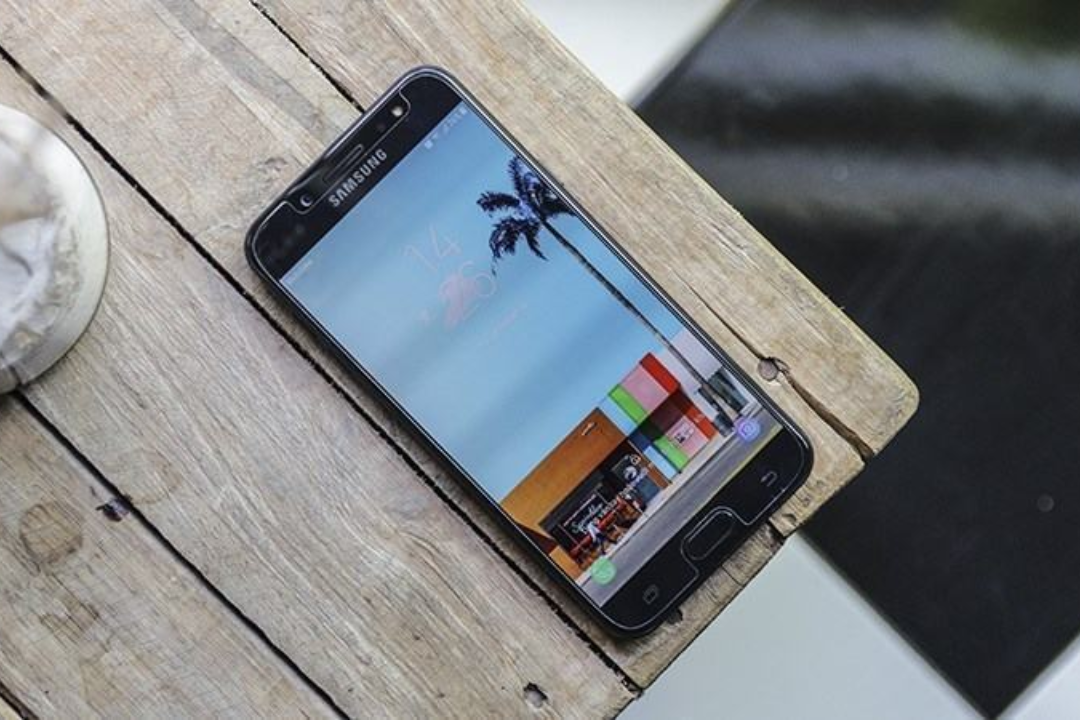 Samsung Galaxy J7 Plus